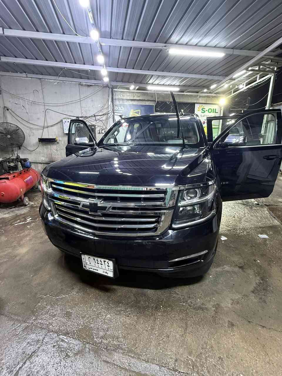 تاهو وارد امريكي LS .. موديل ٢٠١٩
السيارة رقم بغداد مشروع وطني
لون اسود 
مواصفات ال LS المعروفة 
حساس خلفي 
تحكمات ستيرن
تحكم كشنات كهرباء
السيارة سويج مو بصمة
الداخل جلد بيجي والبيبان مطعم بصاج
عليها تخم تاير جديد + تخم ويل جديد
عليها باتري جديد 
السيارة مال جناي ممتعوبة وميحتاجلهة مصرف غير الجامة الامامية 

ماشية ٧٥٠٠٠ mi حقيقي
حادث السيارة باب خلفي عكس جهة السايق
ومبدل نفس اللون بدون صبغ 
وبارد على كد اصبعين بالجاملغ الخلفي

سعر السيارة 35000$ وبيها مجال واذا اكو مراوس بتاهو شكل الجديد مو مشكلة 

مكان السيارة بغداد 
للتواصل ***********
