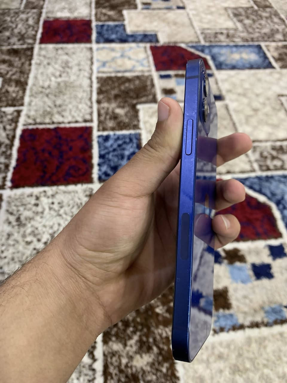 السلام عليكم ايفون 12 عادي ذاكره 64 باتري74 لجهاز نورمال ما مبدل بي اي شي شرط  بي فطر شعيري خفيف ما يبين كامرات شرط رقم واحد فيس ايدي شغال لجهاز كله شرط الفحص اي خلل مابي سعر 210 رقم*********** اسيا ***********
