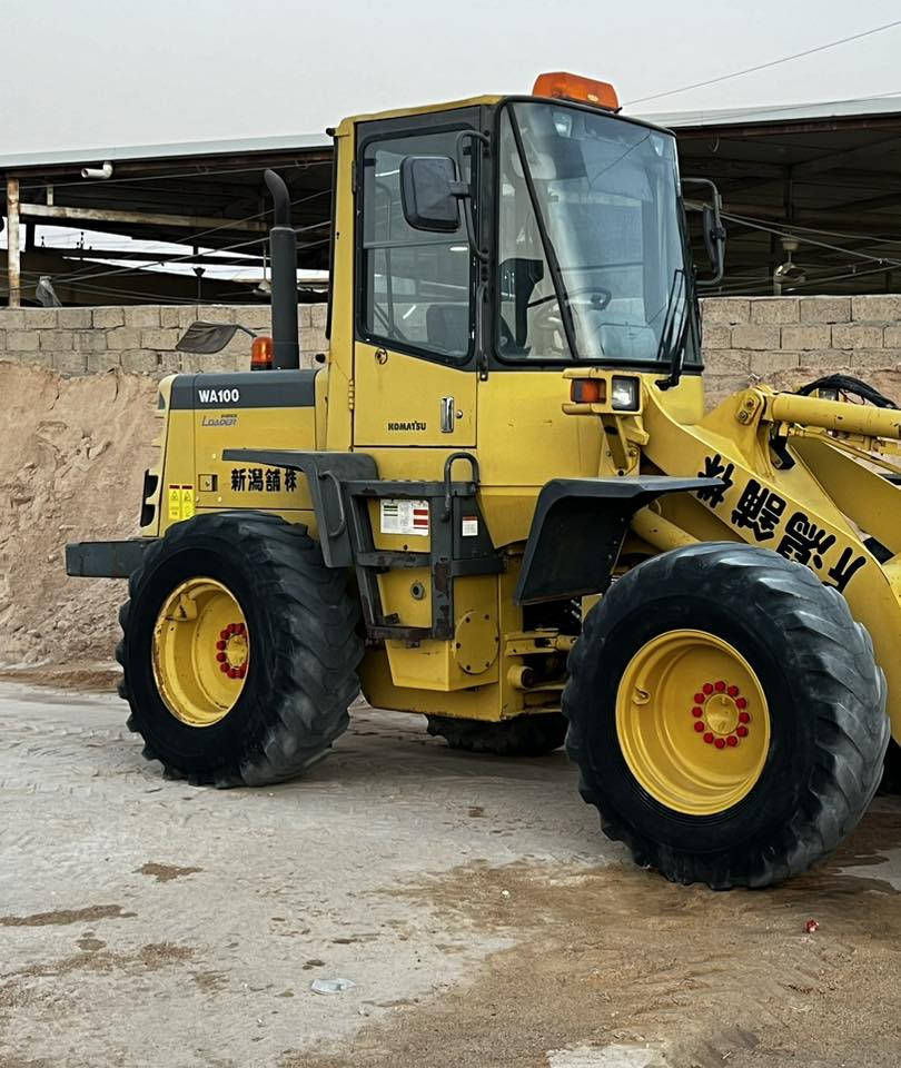 للبيع كوماتسو
محرك 6تبريد 

مكفووله كفاله عامه مشتغل بس بالسكله. 
باتريات بلادية ممبدله 

منفيس 19معارض النهظه 

بغده بدون رقم

مكانه بغداد غزاليه 

***********
