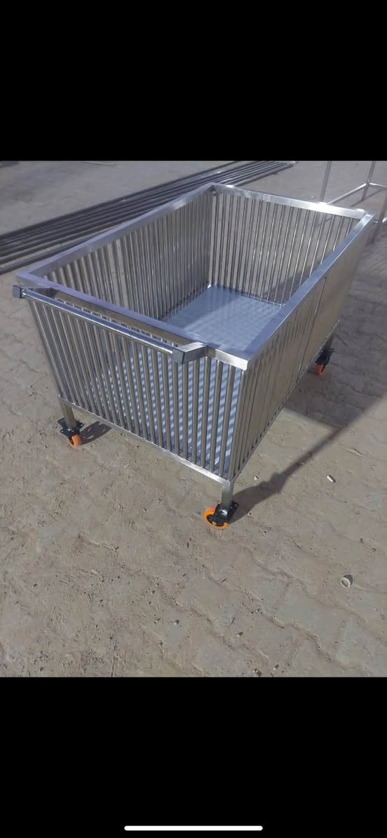 مستعدون لتجهيز المطاعم بكافه المعدات وتصنيع كافه مستلزمات المطابخ والفنادق 
الاستفسار هـ/***********
