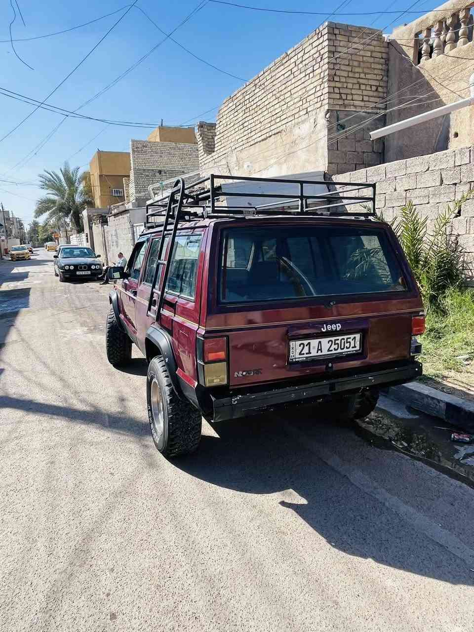 ‏جيب شيروكي 91 السياره مكفوله 
كير ومحرك  مكفولات دفع رباعي شغال سياره جاهزه خير من الله كلشي بيها بلادي كشنات كهربائيه السياره سليمانيه بأسم شخص بالصويره يسويلك وكاله ثاني يوم  السعر 45$ وبيها مجال مكاني بغداد 
للتواصل :***********
