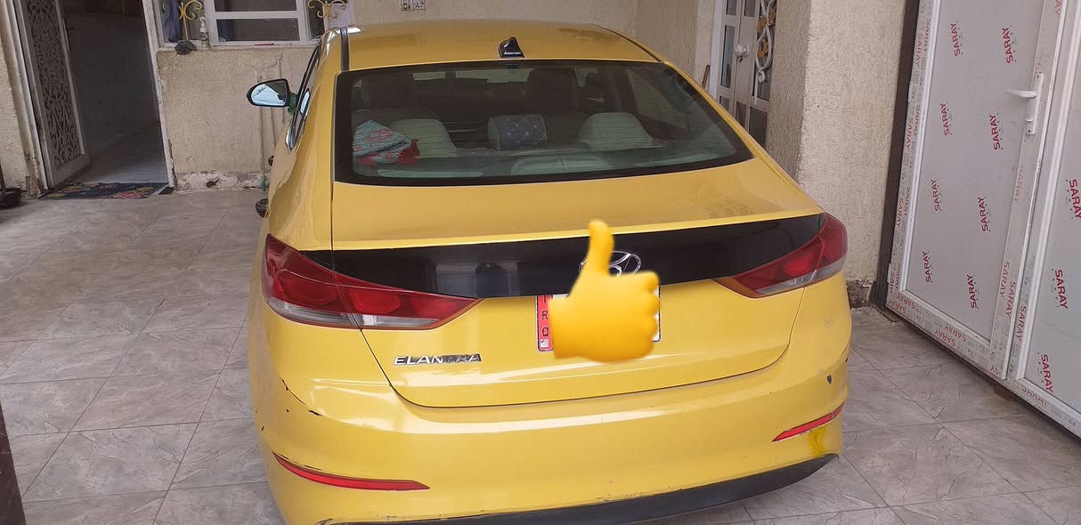 السلام عليكم ورحمة الله وبركاته 
هونداي النترا موديل 2018 امريكي ليبل واحد 
رقم بغداد مالك قادسية بسمي 
رقم انكليزي سنويه لل 2030
💐 مواصفات 💐
منظومة غاز  بنزين
كير ومكينه ما مفتوحات 
ثلاث أنظمة قياده 
ويل كب كروم 
رادار أمامي في المري 
 تحكمات استيرين 
🌹اضرارها 🌹
ايرباك دشبول طاك فقط
السعر 127   
 العنوان الديوانية 
للاستفسار الاتصال على الرقم ***********
