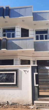 مجمع الأمل • ١٠٠م • طابق ونص