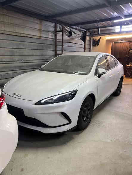 سبب البيع: اليشتري يروح وياي اريد اخذ 06 خاف احد يكول مو خوش سياره.
Byd  2025 سيل 05 نص مواصفات
سياره بأسمي رقم بغداد
مكفوله من كلشي كفاله عامه شرط السونار
مكانهه بغداد الزعفرانيه
***********
السعر 19.500.000 دع
والف عافيه ع الياخذهه
