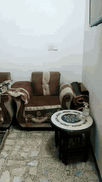 تخم عشر مقاعد بي ضرر بسيط السعر ١٠٠ ألف العنوان بغداد الحرية شارع عشرين للاتصال او المراسلة واتس ***********
