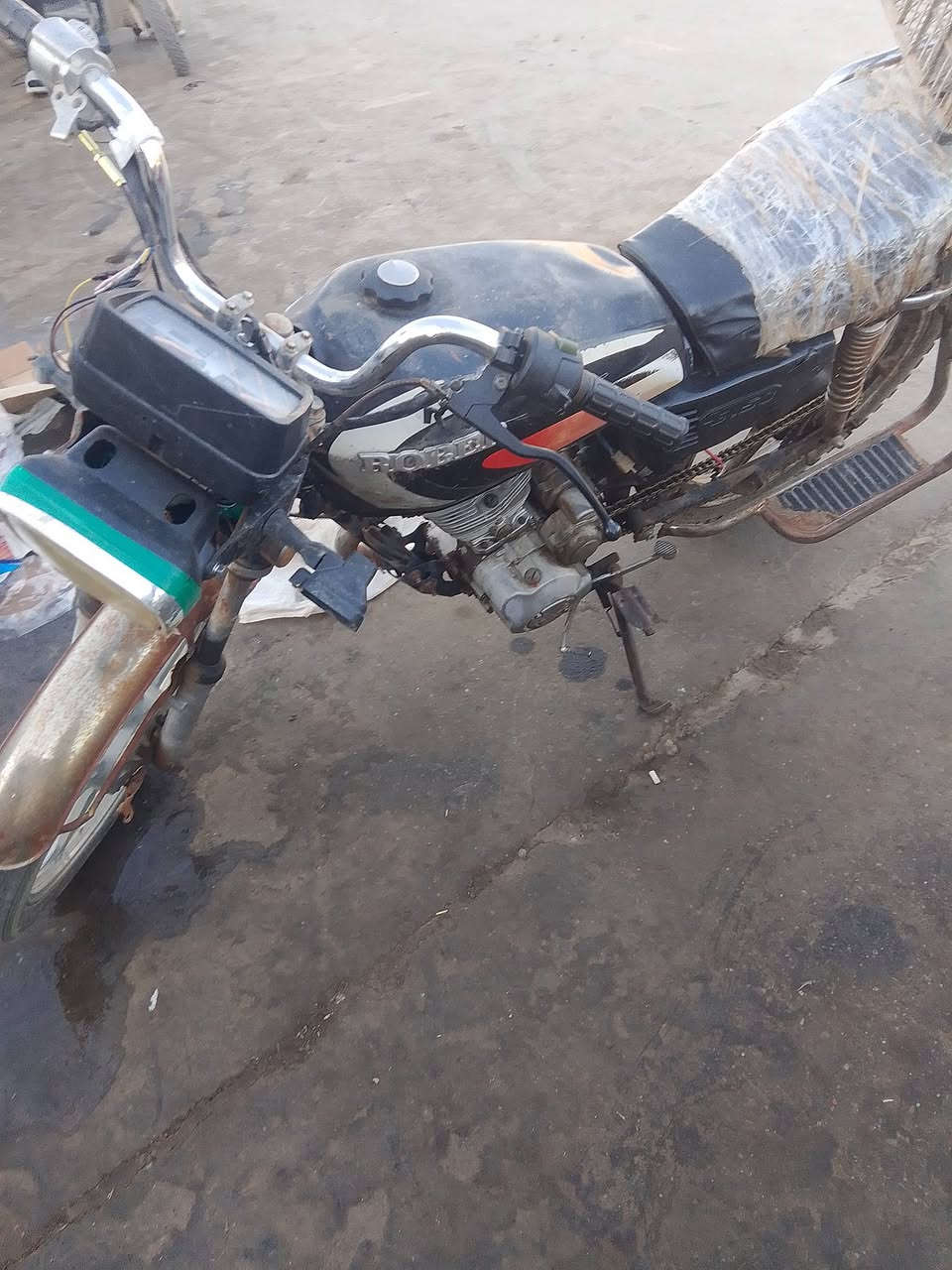 سلام وعليكم ماطور خمسه گير مووديل 19كهربائيات كله شغاله السعر 130وبي مجال چثير الهاتف ***********
