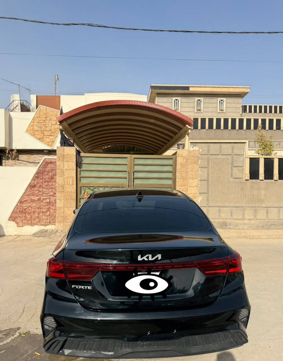 السلام عليكم 
فورتي موديل 23 ماشية 22 حادث سطحي تبديل بنيد بلادي بدون ايرباك راديترات تبريد وضع الشركة سيارة جديده رقم بغداد 
السعر ١٦٦  الاتصال ***********
