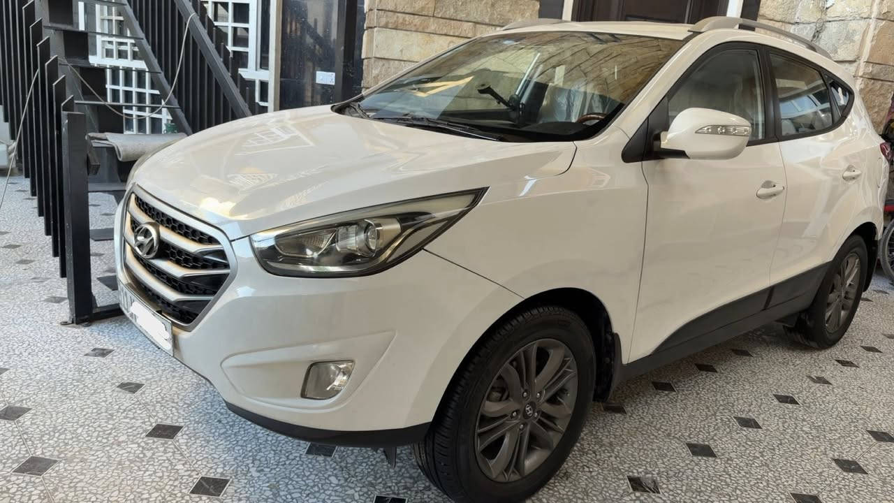 السلام عليكم ..
للبيع توسان خليجي ٢٠١٥ مكفولة من الصبغ سيارة جداً نظيفة 

رقم بغداد مشروع وطني سنوية ب اسمي 

المواصفات :

١- فول تحكم ستيرن

٢- كامرة 

٣- داخل رصاصي 

٤- قطعتين تبريد 

٥- محرك ٢٠٠٠ دوش مكفول 

٦- ٥ ويل كب + عدته وسبيره عل وضع الشركة 

وباقي المواصفات المعروفة للتوسان 

ملاحظة ( بارد بسيط بين الباب والجاملغ السيارة مكفولة من الصبغ حتى الدعاميات ) 

عنوان بغداد حي الجامعة 

السعر ١٥٠ ورقة 

***********
