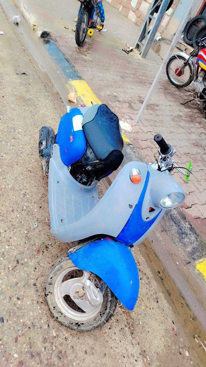 سلام عليكم عبد الحليم للبيع دراجه حلوه ناعمه لايت شغل بس يحتاج باتري سعره اب 175 بيه مجال الشراي يخابر ***********
