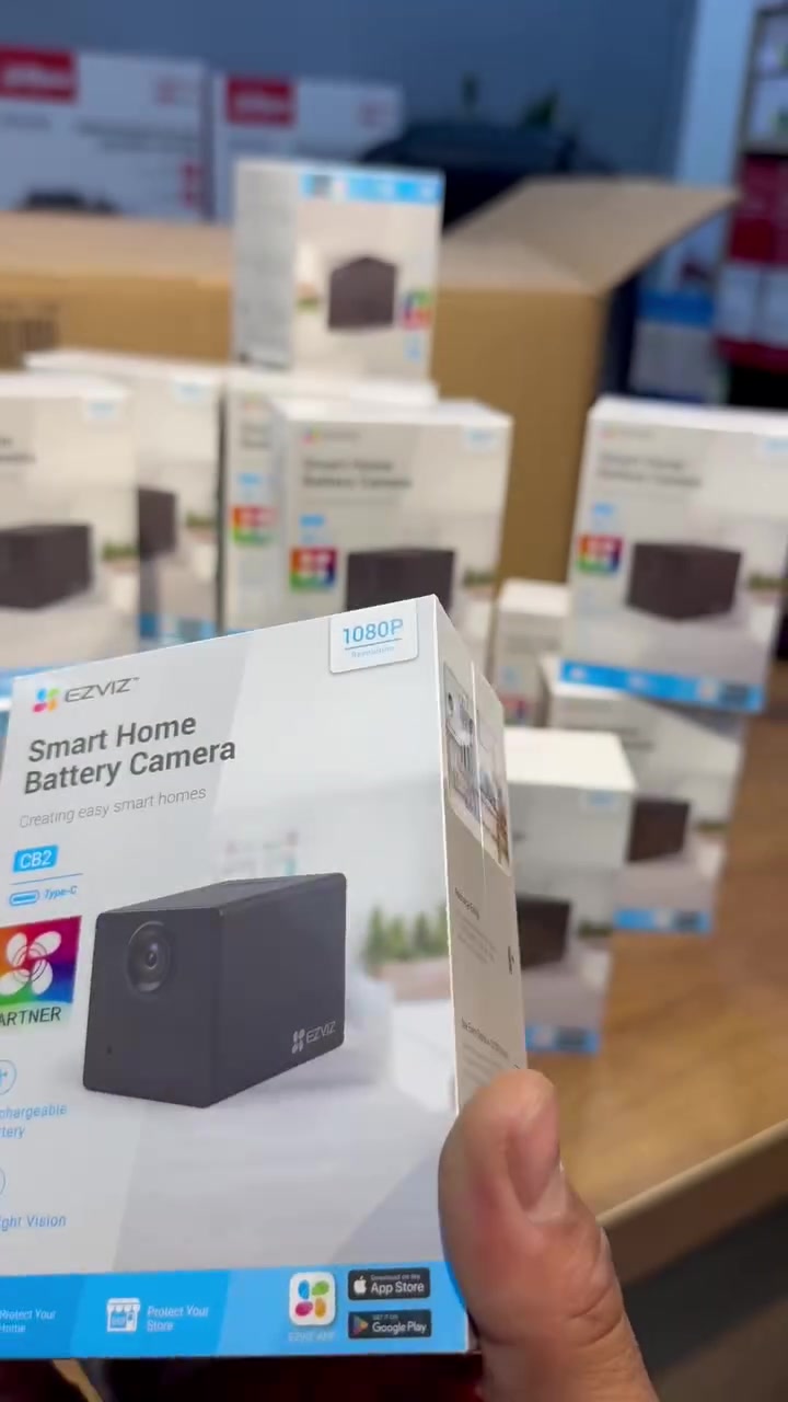 كاميرا EZVIZ CB2 بدقة 1080P
حل ذكي للمراقبة المنزلية بدون أسلاك وببطارية قابلة للشحن 🔋📹

✨ مميزات الكاميرا:
• دقة تصوير Full HD 1080P
• بطارية مدمجة قابلة للشحن
• رؤية ليلية واضحة IR Night Vision
• حجم صغير وأنيق يناسب أي مكان
• اتصال سهل عبر تطبيق EZVIZ
• مناسبة للمنزل، المكتب، المحلات والمخازن

راقب بيتك أو محلك بكل سهولة ومن أي مكان عبر الموبايل 🏠📱
أمان أكثر وتحكم كامل على مدار الساعة 🔐

📍 الموقع: منصور - مقابل مجمع رويال سيتي
📞 ***********
