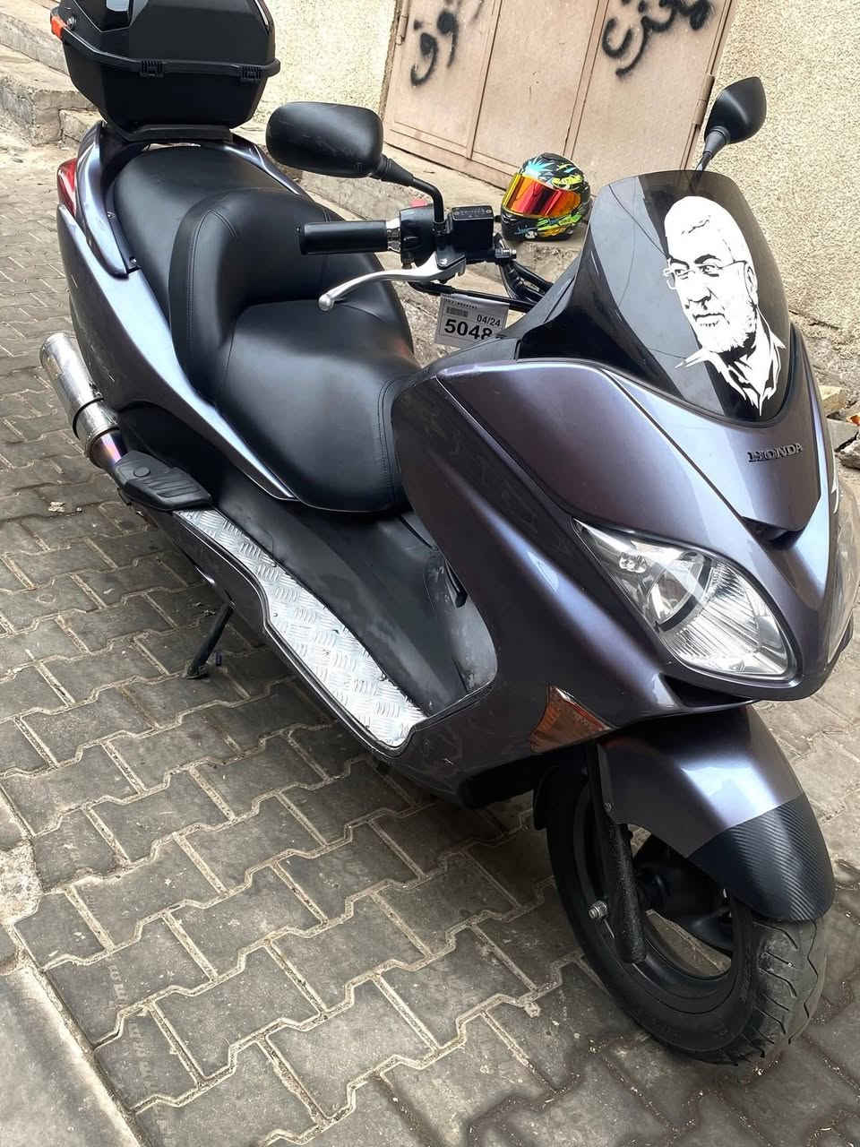 DUwII 
السلام علیکم (هوندأ فورزة 0/8) الدراجة مال مزاد داخله من الخارج من اليابان دخلت للعراق ب 2021 اوراق المزاد 
موجودة يمي واوراق الدراجه الرسمیه هم يمي الدراجة 
النضافة (%99) بدون حادث علیها تریب مثل صندوك والصندوك من دوس بريك بي بكلایت یشتغل الدراجه علیها 
ادامه تخم تایر یاباني اصلي كفر ومکینه ودبلات وشاصي 
و کهربائیات کفاله عامه اکفلکیاها صبغ مابيها قطره. اي ستفسار خابرني واني خادم متواجد وتساب واتصال ع رصید 
رقمي (***********) (#السعر_ملیون_ونص ارجاء اذا متعرف بالدراجات ونضافتهان واسعارهم لا تکسر بیها بعدين الدراجه بحالت الوكاله حته الكتلوك وورقت المزاد ویاها 
(مكاني بغداد ـ شارع فلسطين)
