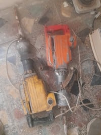 عندي ٣ ادريلات كسار همر البيع  شغالات على فحص  ابيعهن شلع  ب ١٤٠ الف  ...