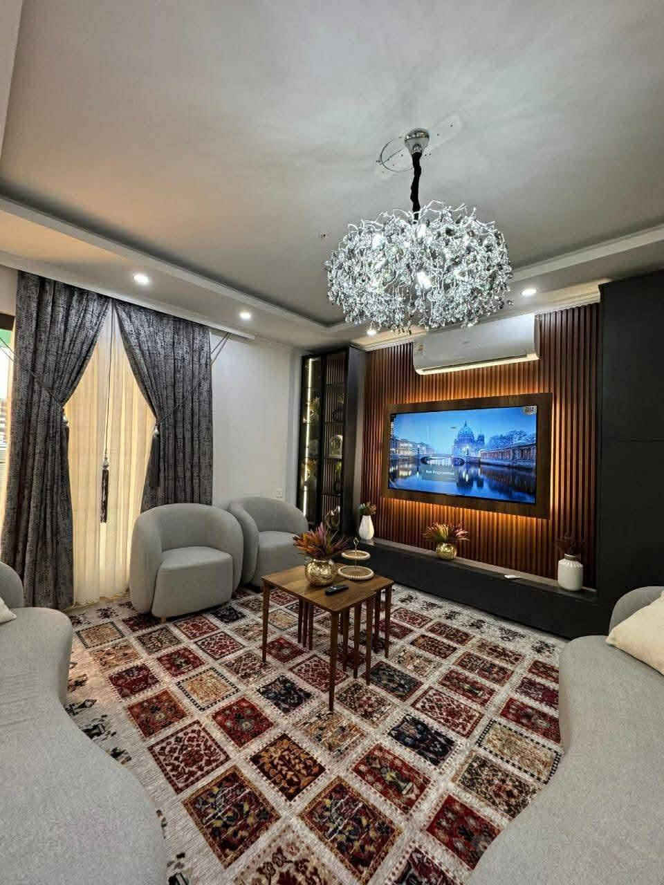 للبيع او للايجار
.استديو موثث 

.مؤثث 

.سعر 

.مكانها اربيل 
مجمع 

.غرفة 1
.مطبخ 
.حمام 
.طابق 14
.مساحه "90
.واجه داخلي 

للأستفسار اكثر التواصل واتس اب 
:***********
:***********
