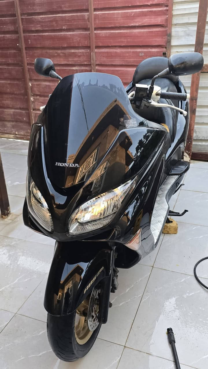 السلام عليكم فورزه 09 دراجه مكفوله كفاله عامه دراجه كير كهرباء 7 نمرا العنوان البصره قضاء المدينه  السعر 13 ورقه الرقم  ***********
