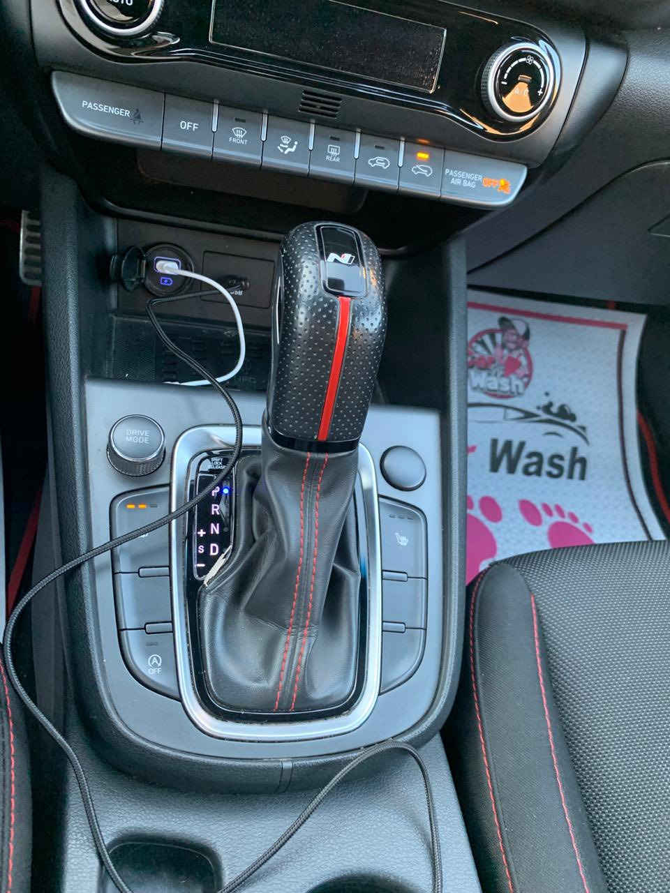 السلام عليكم للبيع هوندا كونا موديل 22 الأين فول مواصفات ماشيه 51 الف رقم بغداد باسمي حادثه جاملغ وبنيد ومبدلات نفس اللون بدون صبغ والباقي مكفول السعر153 $ وبيها مجال بسيط للاستفسار الاتصال ع الرقم *********** العنوان بغداد كراده
