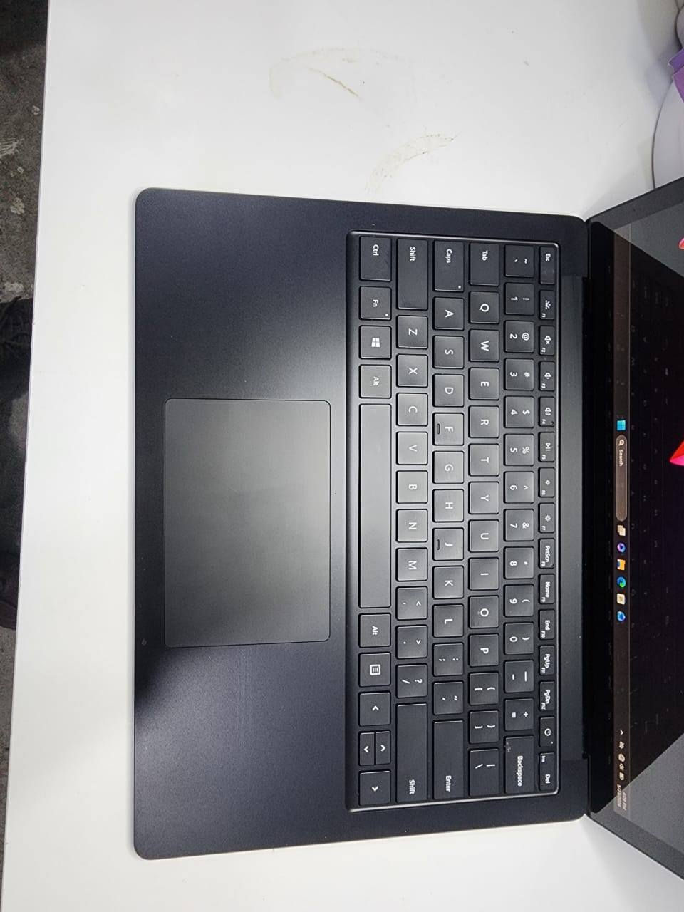 🇺🇸 وارد الولايات المتحدة الأمريكية – نسخة أصلية 

✅️ Microsoft Surface Laptop 4
جهاز أنيق وخفيف بتصميم فاخر، مناسب للأعمال المكتبية والدراسة والتصفح والبرمجة والاستخدام اليومي.

✔️ المعالج: AMD Ryzen 7 Microsoft Surface Edition
✔️ الرام: 16GB LPDDR4X بسرعة 4266MT/s
✔️ التخزين: 512GB SSD NVMe
✔️ كارت الشاشة: AMD Radeon Graphics مدمج
✔️ الشاشة: 13.5 إنج Touch Screen
✔️ دقة الشاشة:  2.5K+ PixelSense Display
✔️ نظام التشغيل: Windows 11 Pro 64-bit
✔️ يدعم اللمس حتى 10 نقاط (10-Point Multi-Touch)

✨ مميزات الجهاز:
✔️ هيكل فاخر وخفيف الوزن
✔️ شاشة عالية الدقة بنسبة عرض 3:2
✔️ بطارية ممتازة للاستخدام اليومي
✔️ مناسب للدراسة والأعمال المكتبية والبرمجة والأمن السيبراني والتصاميم الخفيفة والمتوسطة .

✅️ نسبة النظافة ممتازه جدا 
✅️ بسعر : 650.000 الف دينار عراقي
 (شامل توصيل مجانا) 
✅️ ضمان النموذج اسبوعين حقيقي ..


**إذا كنت صاحب هذا الإعلان وتريد حذفه لأي سبب، رجاءا أرسل رسالة إلى الدعم الفني**