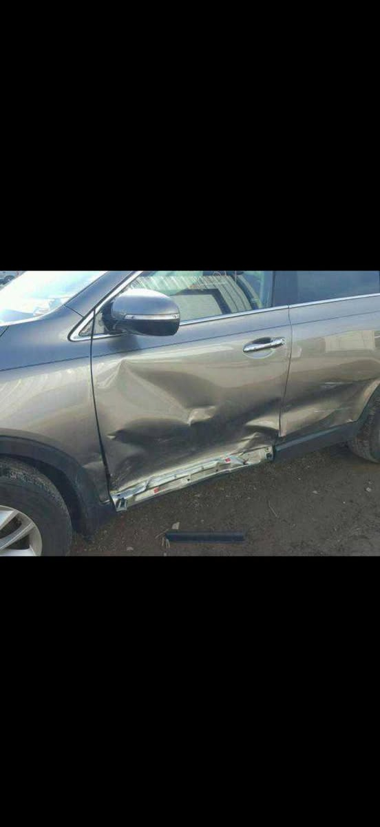 سلام عليكم للبيع سيرنتو 2016   جديد سياره حديدية تخم تاير سياره مال، جناي شاشه جلد بسمي سياره رقم أنبار السعر139وبيه مجال التصال ***********
