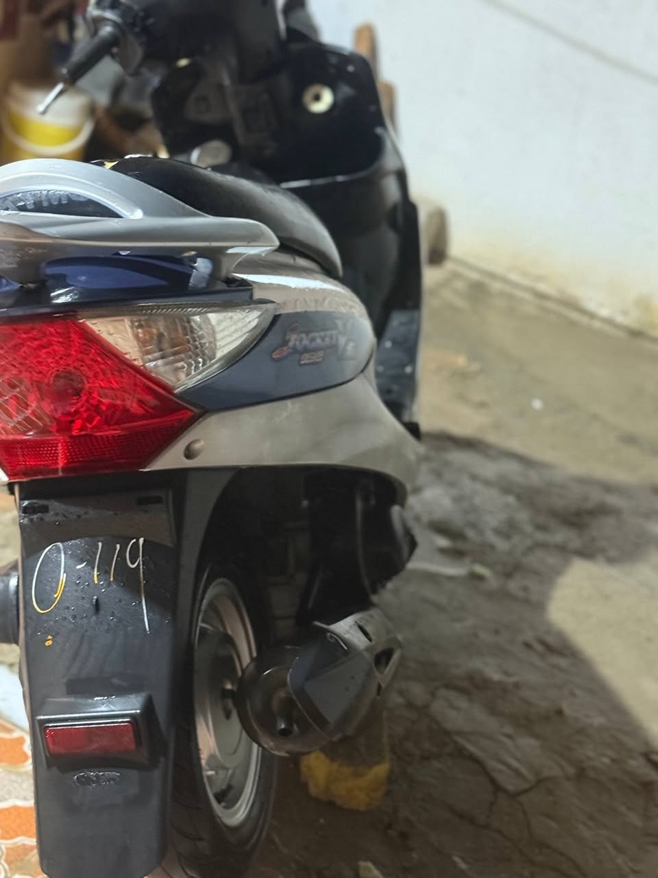 دراجة كامكو V2 للبيع كفاله عامة
كفاله عامة 💯
دراجه بلاديه كلها مابيها برغي تجاري 
تواير جدد 
موديل 15 
محرك ناعم  125 
سعر خاص 📌


**إذا كنت صاحب هذا الإعلان وتريد حذفه لأي سبب، رجاءا أرسل رسالة إلى الدعم الفني**