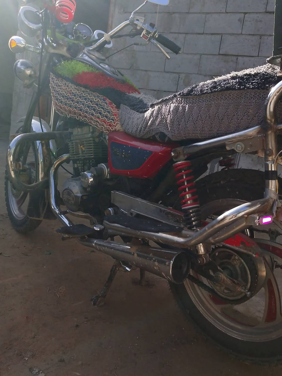 السلام عليكم دراجه جونده للبيع مكينه مجفته مره وحده 
اوراق أصولي موديل 2012 مسجل أو كهربائيات جاهزه من كلش بس شغل أو امشي تأيرات جدد السعر 450او بيها مجال مكان نجف مشخاب رقم الهاتف ***********
