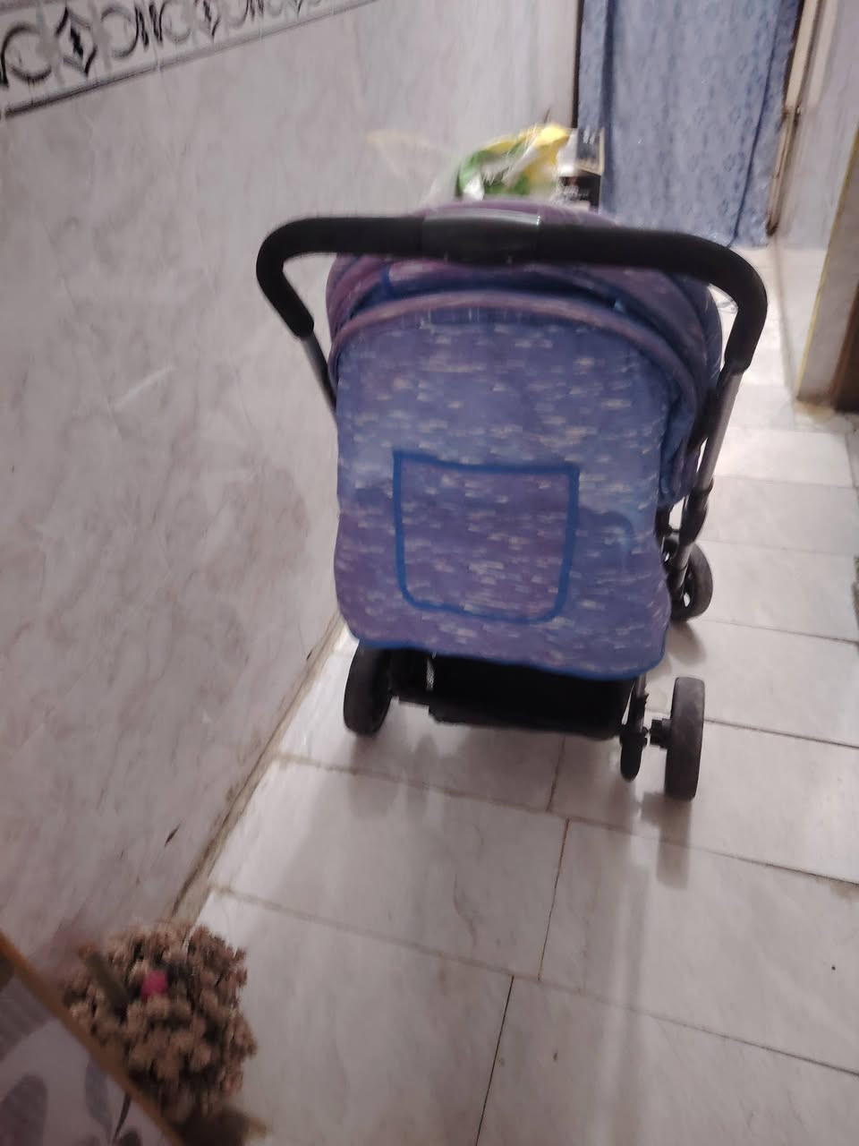 سلام عليكم للبيع عربانة أطفال حجم كبير استخدام قليل سعرها 75 وبيها مجال قليل
العنوان الأمين الثانيه
***********
