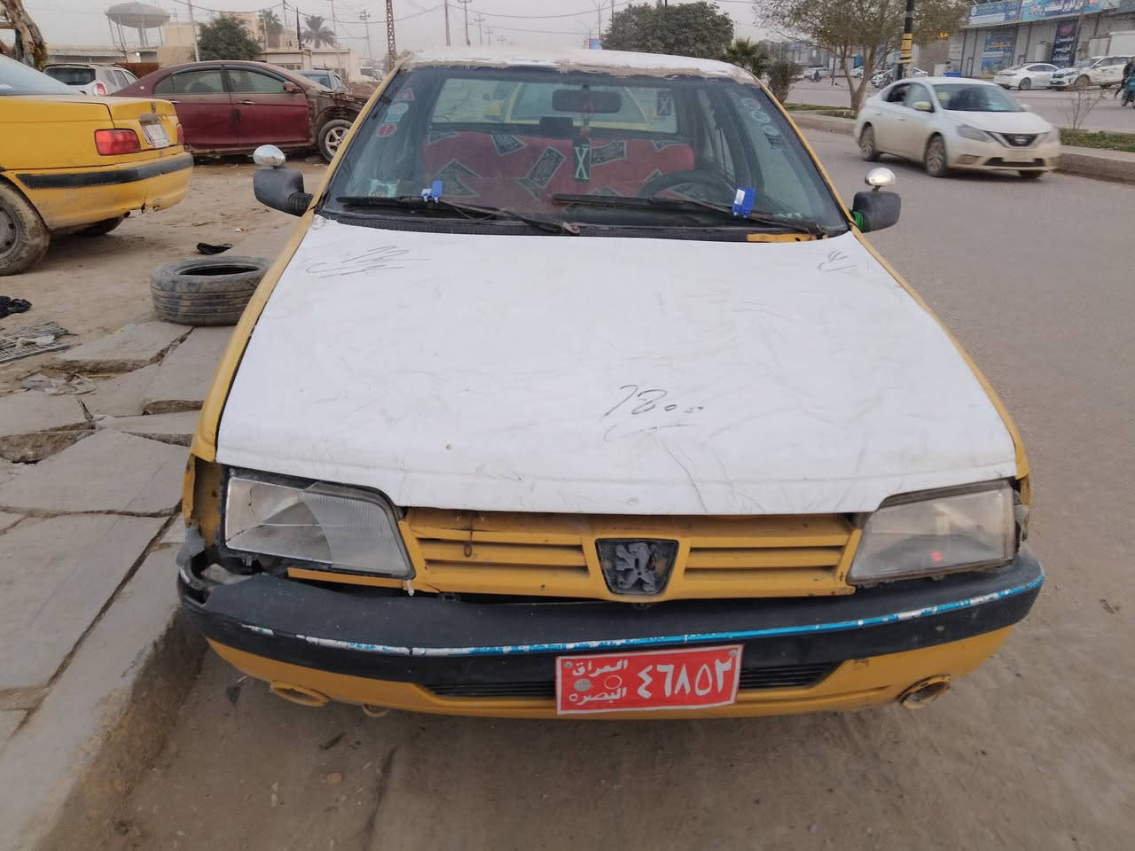 السلام عليكم سيارة بيجو 405 تكسي موديل 2012 رقم بصره صدامي احمر سنويه عظم ساقطه  مكينه كير خير من الله تخم تاير حداديه نص كهربائيات شغاله كلها السياره حلوه بيها جاملغ مخسوف جام نظيف جديد غرفتها حلوه السعر 12 وبيها مجال للشراي حق الجيه مكاني ديوانية رقمي *********** واتساب
