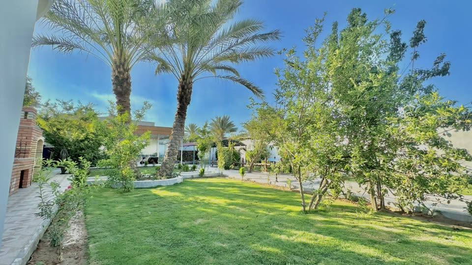 نعلن  عن فتح الحجوزات 
🌳🏝 في مزرعة المسرة 
🤍🏝    
للإيجار اليومي او الشفتات #مبيت‎
***********
*🏕تفاصيل 
🟢 غرفتين نوم سويت 
🟢 صالة كبيرة 
🟢المنتجع مؤثث بالسبالت 
🟢مطبخين حار و بارد
🟢 باربيكيو كامل للشواء
🟢جلسة عربية مطله على المسبح
🟢 نت 4g
🟢شاشة بلازمه كبيره
🟢 سماعة دي جي
🟢حديقه 
🟢لعبة المنضده والعاب اطفال‎
🟢مسبح كبير و مسبح صغير 
🟢 كهرباء على مدار الساعه 24
____________________________
[العنوان بلد 
 🔴للحجز والاستفسار يرجى الاتصال ع 
الرقم التالي او عبر الواتساب☎️ 
‏‭***********
***********
(علماً المزرعه موثقه في تطبيق اجرلي)
