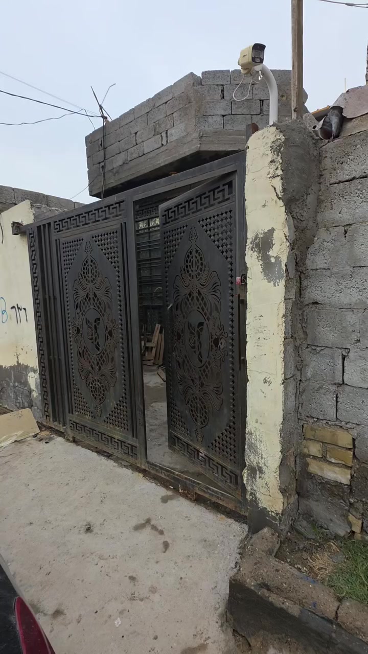 السلام عليكم بيت للبيع العنوان الكرغوليه شارع عكيل قرب جامع الامام علي عليه السلام المساحه 90 متر واجهة 5 نزال 18 زراعي سند ٢٥ السعر 37 مليون للاستفسار الاتصال بالرقم ***********
