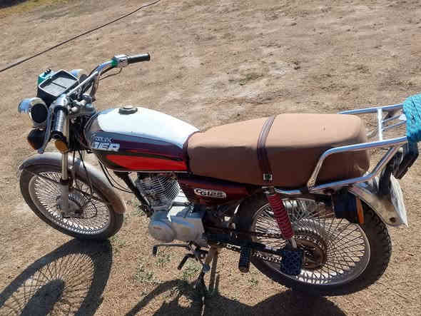 سلام عليكم شباب دراجه للبيع موديل 20نقص بس أشاير للأستفسار ***********
