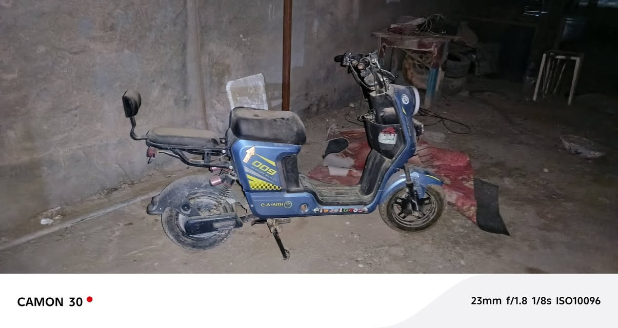 سلام عليكم دراجه شحن للبيع مستعمل نقص 3 بطاريات ونوقوصات قليله المكان محاويل سعر خاص ***********
