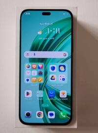 Honor X8b - الشاشه : 6.7 بوصه - 90 هيرتز - AMOLED - الذاكرة الداخلية :...