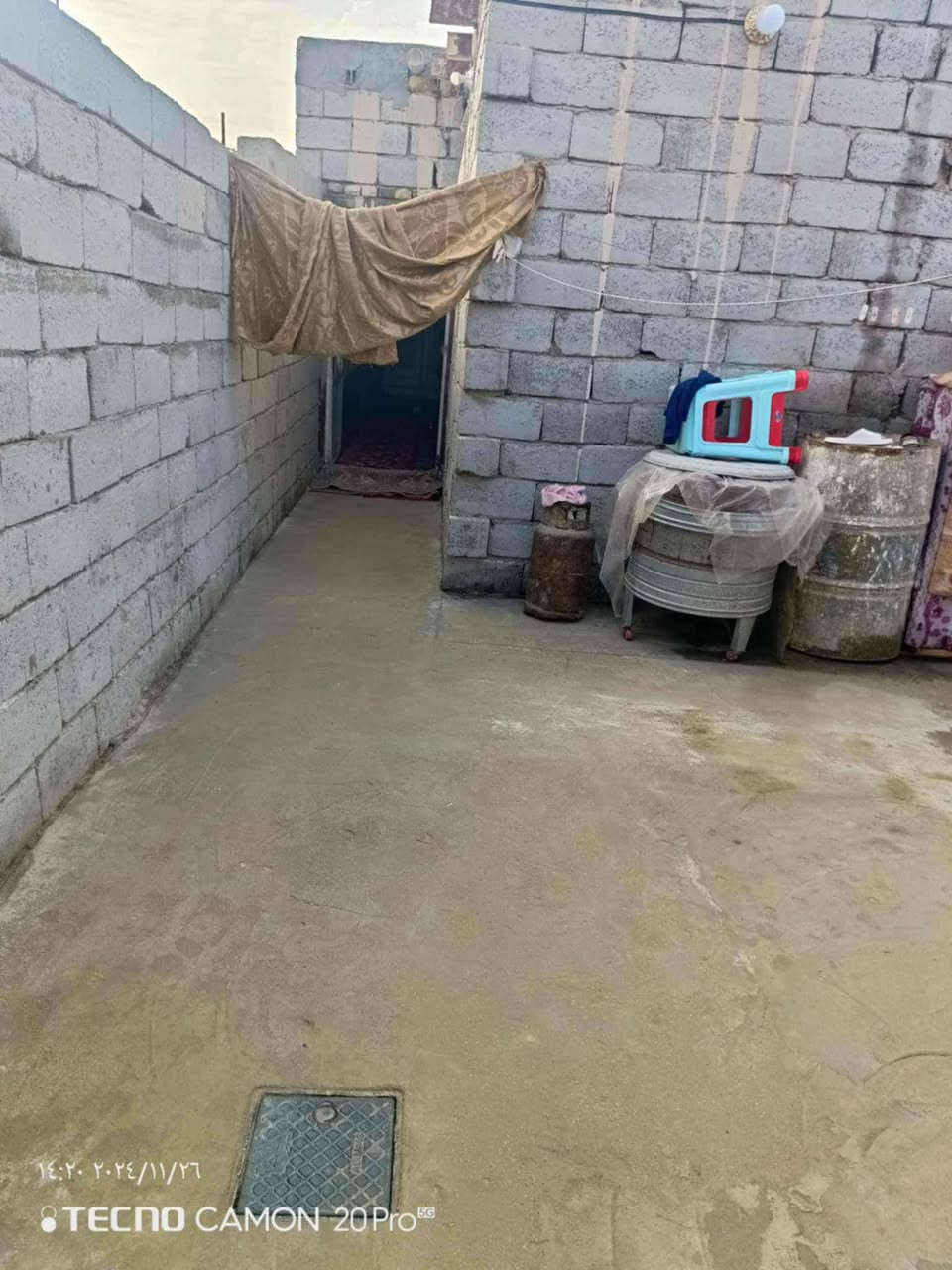 السلام عليكم بيت لبيع 75متر خلف جامع الخزاعل تجعيب طابوك السعر 11وبيه مجال ***********
