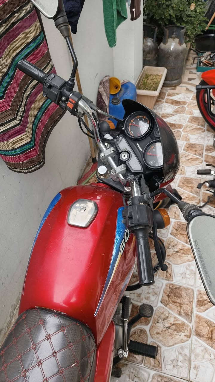 بوكسر 20 نضافة بمليون ونص مكينه وكشر كفاله كلة بلادي شخط مابيهة دراجة تخبل خير من الله مكان بعقوبة 

***********
