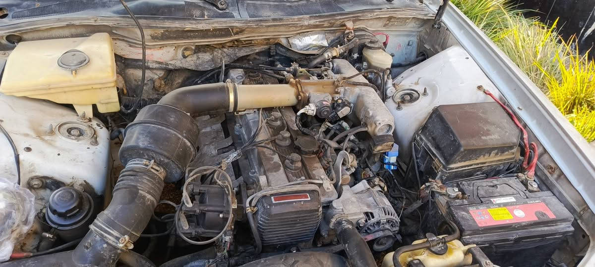 شيزر نفخ موديل 93 السيارة حلوة أو خير من الله مصبوغة عام مكفولة من الكص ونقل الجثة كير مكينة مكفولات صدر 75بلمية تبريد منضومة كاملة شديت بس ضربة الكمبريسر تخم تاير السيارة بسمي سنوية إلى 29  رقم ديالى النكليزي***********
