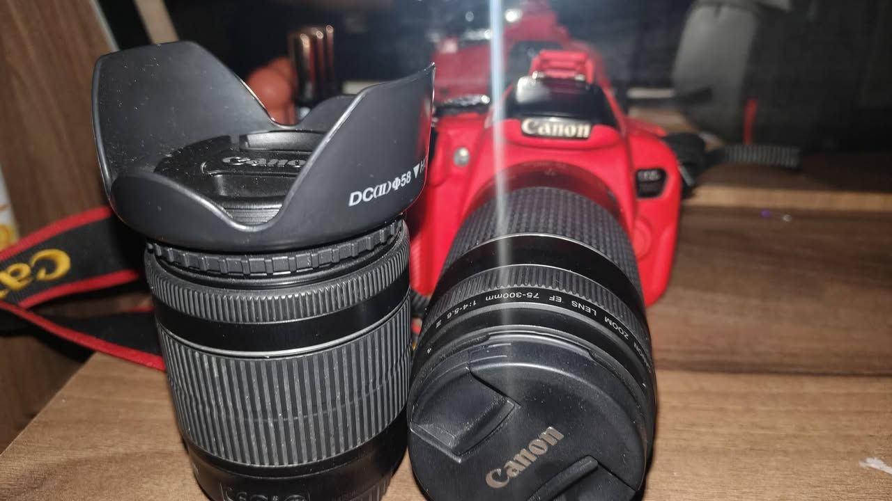 كامرا D700
وياها عدسات ثنين
جنطه 
بطاريت عدد٢
كامرا استعمال قليل كلش
٧٠٠ الف وبيه مجال


**إذا كنت صاحب هذا الإعلان وتريد حذفه لأي سبب، رجاءا أرسل رسالة إلى الدعم الفني**