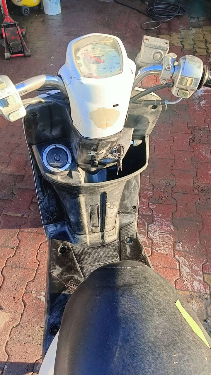 سلام عليكم دراجة بوليس مكينة اكسل مكفولة كهربائيات شغالة قفل ستين قفل اكسل نكرة سلف دراجة اي نقص مابيها متوازي ع بيعتهة مكاني بغداد بلحرية سعرها ٤٥٠ 
***********
