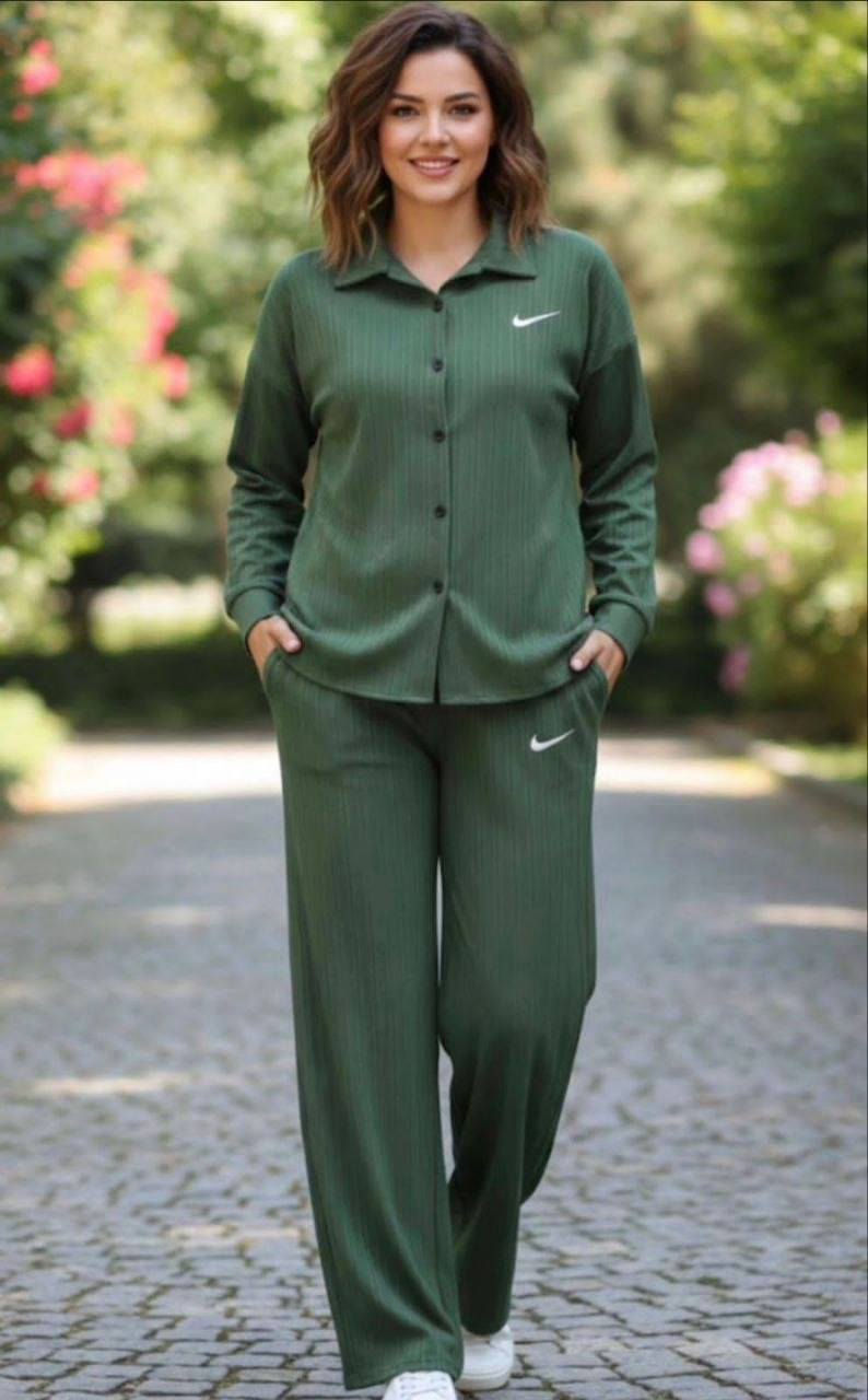 آخر درزن ‼️
سوت خامه كريشه درجه أولى 
بالدرزن 6 ألوان 
يلبس اوزان 60_80 

آخر درزن 
الدرزن 90 ألف 
Ma7d


**إذا كنت صاحب هذا الإعلان وتريد حذفه لأي سبب، رجاءا أرسل رسالة إلى الدعم الفني**