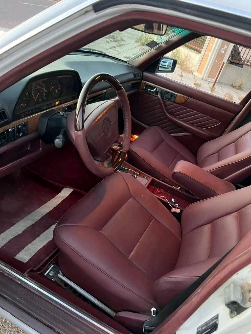 داخل احمر مميز سياره جاهزه على اخر حبايه
السعر مناسب جدا وبسمي

مارسدس SeL 300  موديل 1988 باب طويله 
فول سياره سلايت كشنات كهرباء سترين كهرباء بيها قطع صبغ
مكان السياره بغداد  ملاحظة مكلف بالنشر 
للاستفسار ***********  ***********
