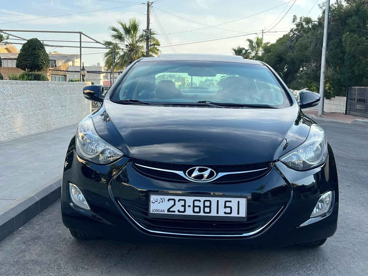 Hyundai Elantra 2013
الون اسود ملوكي 
هيونداي النترا2013
وارد الوكالة مالك واحد
فحص:كامل ولا ملاحظة 
فل كامل 
فتحه ثلاث حركات 
5 جنطات 
قاطعه مسافه100 الف 
ترخيص و تأمين سنه كامله
-محرك 1600cc
-جير اوتوماتيك (6 غيار / توبترونك)
-مرايا كهرباء
موري غماز 
-كشافات
-تحكم طاره
مسجل اصلي
-كاميرا
-سنتر مركزي
-مكيف خلفي
-نظام ECO لتوفير الوقود
-ABS
-Airbags
-Bluetooth, USB, CD, GBS9400
0799487331


**إذا كنت صاحب هذا الإعلان وتريد حذفه لأي سبب، رجاءا أرسل رسالة إلى الدعم الفني**