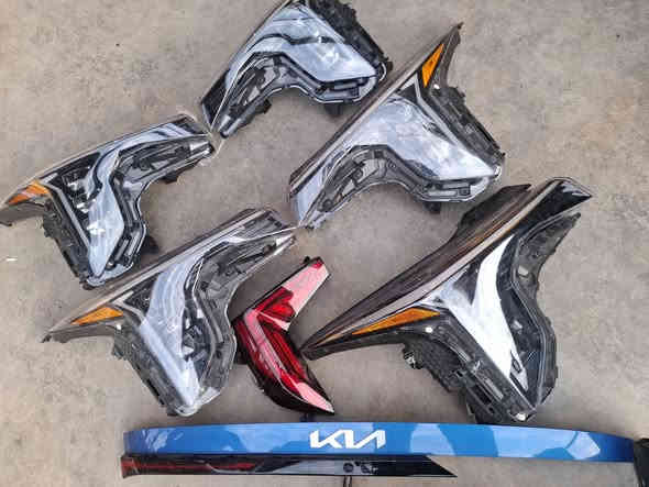 مجمع الامين للادوات
متوفر لايت ٦ عدسات بلادي
جهة اليمين فقط
ولايت ٣ عدسات موجود يمين ويسار
بغداد الحسينية
***********
