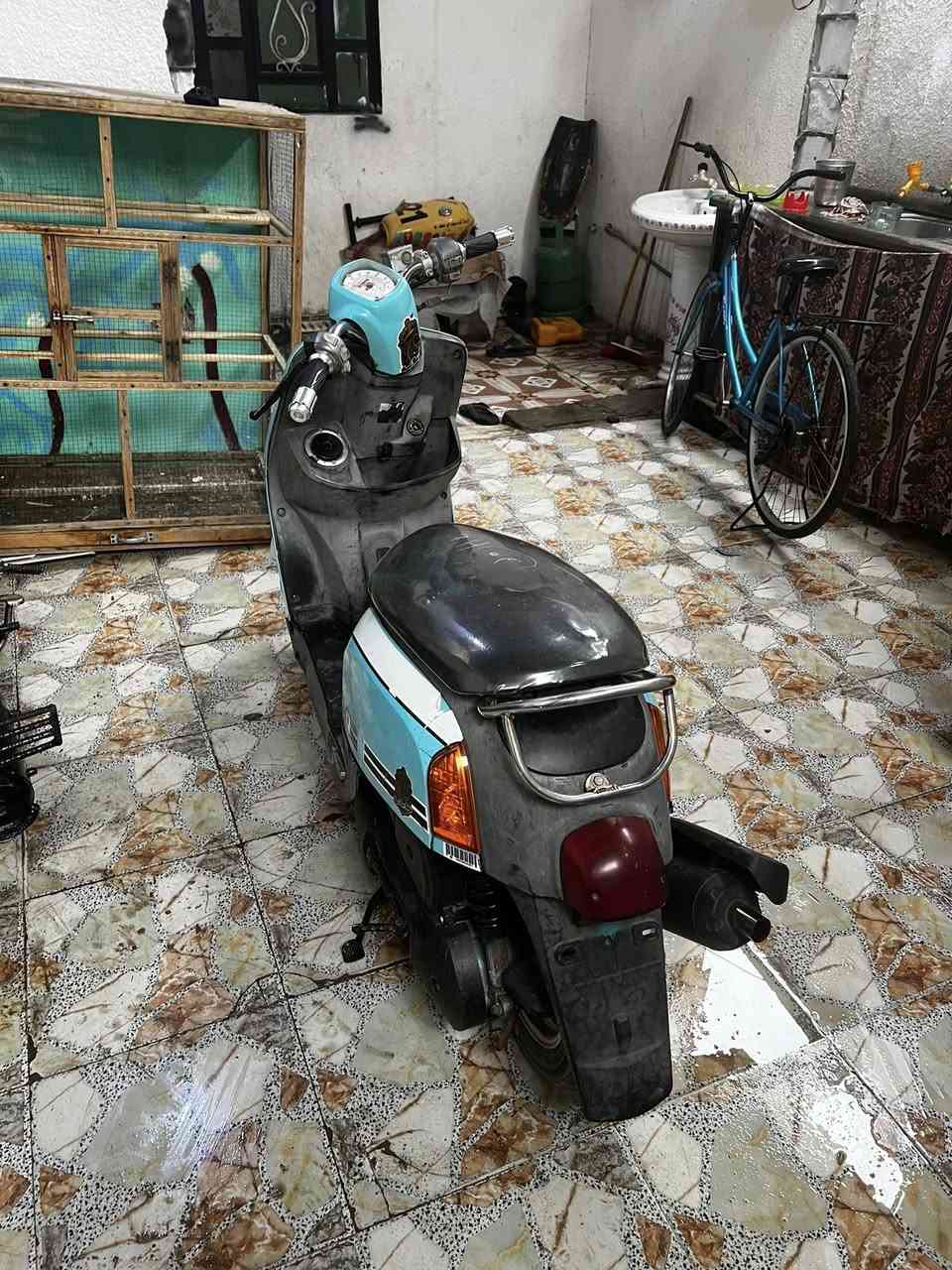 سلام عليكم بولس للبيع عطلانه ماعرف شنو عطلها رايده ب ٤٥٠ وبيها مجال مكاني بصره الجزائر رقم تواصل ***********
