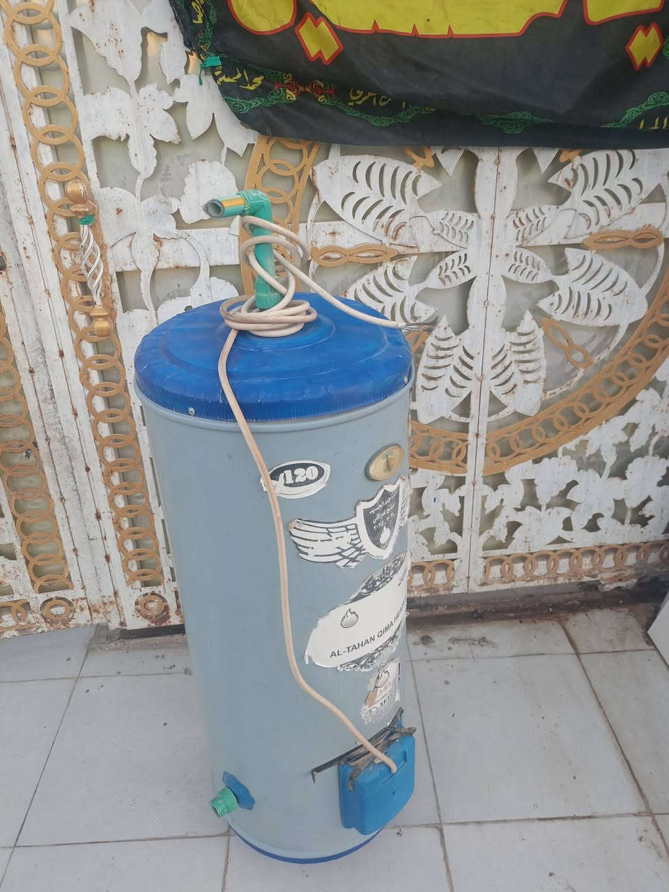 للبيع مستعجل كيزر حجم وسط ستخدام شهرين السعر 70الف 
***********
