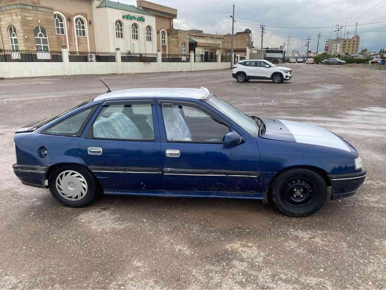 ئۆپل ڤیکترا مەکینە بەشەرت گێری بێ عەیبە بەس لەگێر پێنج فرێ دەدا چوار تایەی خاوێنی لەسەرە ئارم پلاستیکە مۆدیل ١٩٩١ لەهەولێرم رەقەم موبایل *********** سعریشی ١٥ وەرقەو مەجال أربيل, العراق
