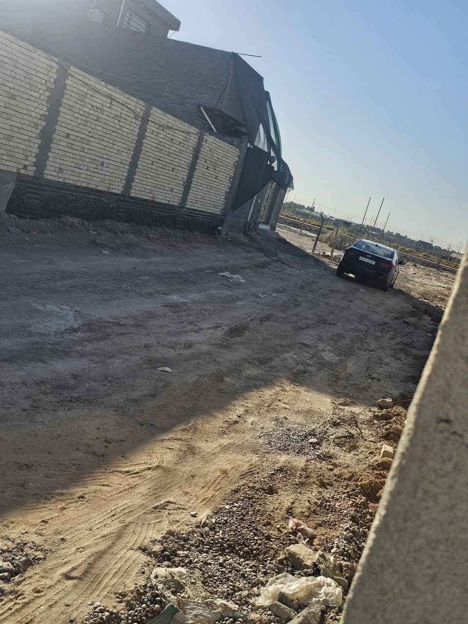 السلام عليكم للبيع قطعه مساحه 400بيها غرفه ومطبخ مكاني بابل حله مقابيل فرع ابو عليان الحي الجديد السعر 95وبيها مجال رقم الهاتف ***********
