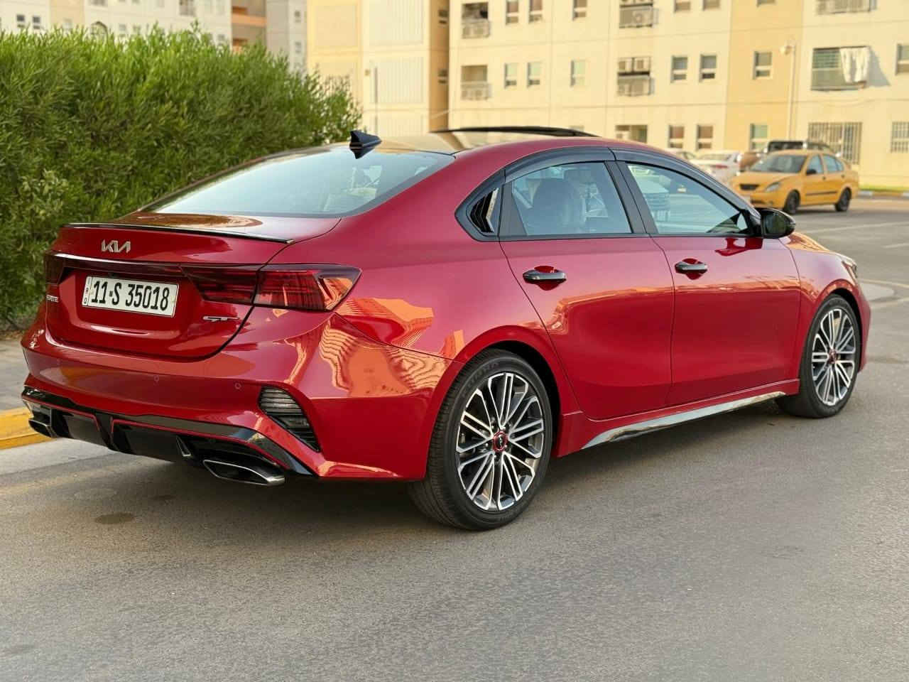 سلام عليكم فورتيGT موديل 23  فول مواصفات أعلى موصفات
بصمه
تشغيل عن بعد
تحكم استيرن فول
كشن كهرباء
تدفة وتبريد الكشنات 
تبريد خلفي 
فتحه سقف
سستم صوت
اشاره ترحيب
علامة  الGT بلكشنات 
شفتات ستيرن 
إنارة دشبول فوك ال60 لون متغير وثابت وعلامة الGT بدشبول يعني من الأخير 1ع1
فول مواصفات واحد عله واحد ع آدمه كامله وتخم تاير قبل 10 أيام شاده 
 حادثه موضح بالصور سياره نظيفه مكاني بابل باسمي تحويل ثاني يوم رقم بغداد
السعر   160 بيع لو مراوس اقل منه لأن عندي ظروف 
***********
