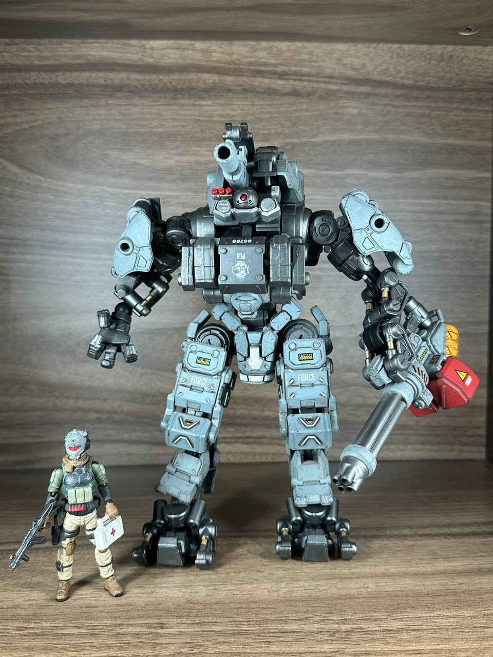 متوفر Mecha من شركة JoyToy🔥🔥
.
محاكاة لتصاميم لعبة Titanfall الشهيرة 
..
Joy Toy Steel Bone H05 Heavy Firepower Mecha Gray 1/25 Scale ...
.
للطلب والاستفسار مراسلة الصفحة


**إذا كنت صاحب هذا الإعلان وتريد حذفه لأي سبب، رجاءا أرسل رسالة إلى الدعم الفني**