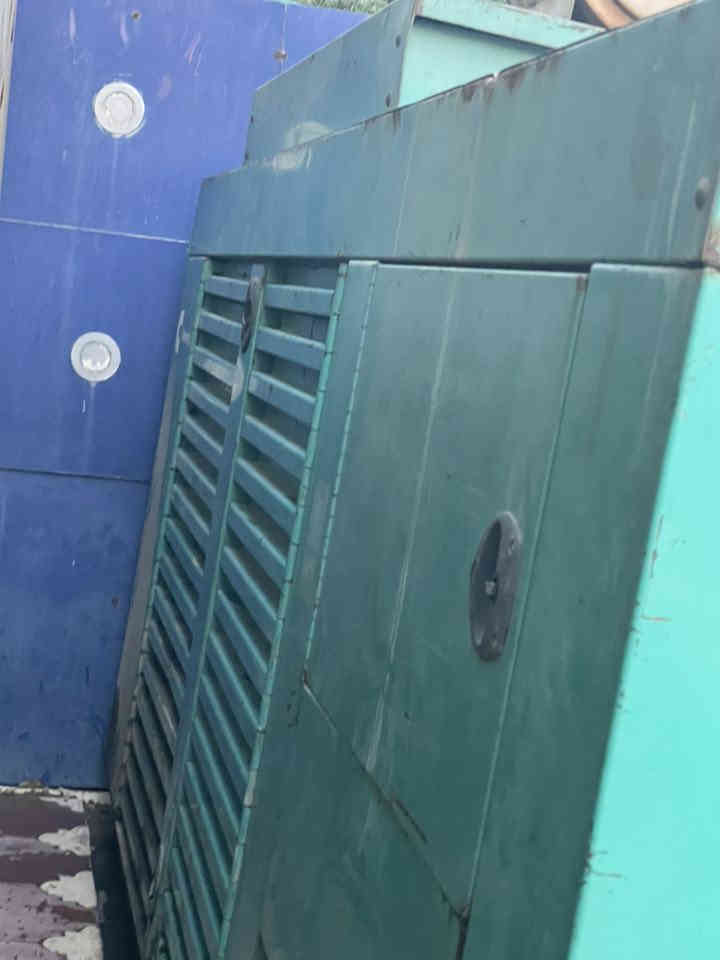 مولدة كمنز 250كيفي 
مكاني بغداد السعر مناسب للاتصال ***********
