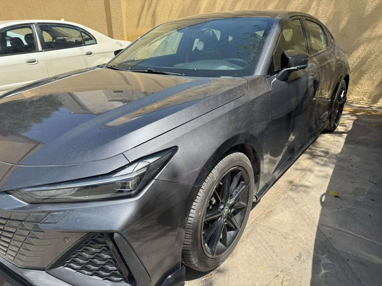 شانجان يونفي موديل 25 جاهزه من كلشي بالضمان ماشيه 29 الف فوووول مواصفات مكفوله من الضربه والصبغ عدا المنشور بالفديو سياره حره تحويل ثاني يوم مكانه بالدوره السعر 24500 مليون ***********
