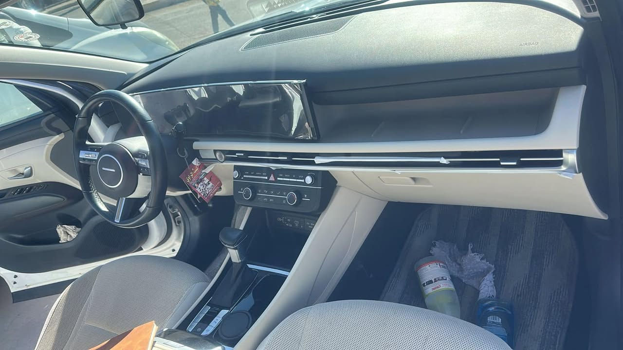 السلام عليكم 
توسان 2025 للبيع رقم اربيل
تحويل مباشر 
كفالة عامة 
فول مواصفات 
كنشات كهرباء 
كنشات تدفئة وتبريد 
المكان رمادي 
***********
