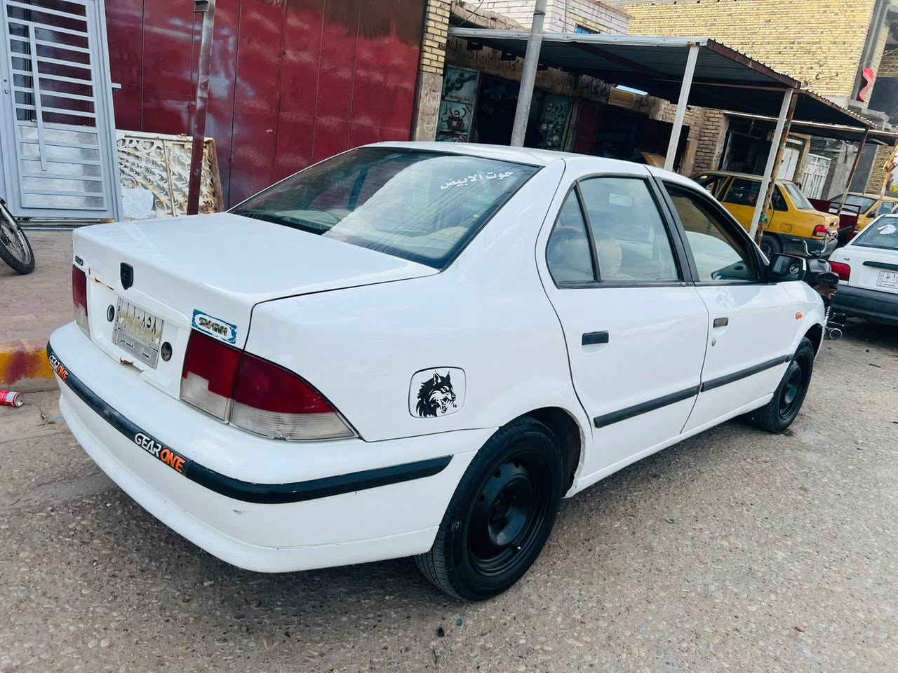 السلام علي سمند  مديل 2011 مكفولة من الكلبه والتبديل محرك وكير مكفولة حداده جديدة تخم تايرا كهربائيات كله شقاله تبريد شقال للايت زنون ترايك 160 جاهزه من كلشي لسعر 29 لشراي يتصل *********** بي واتساب مكاني العماره
