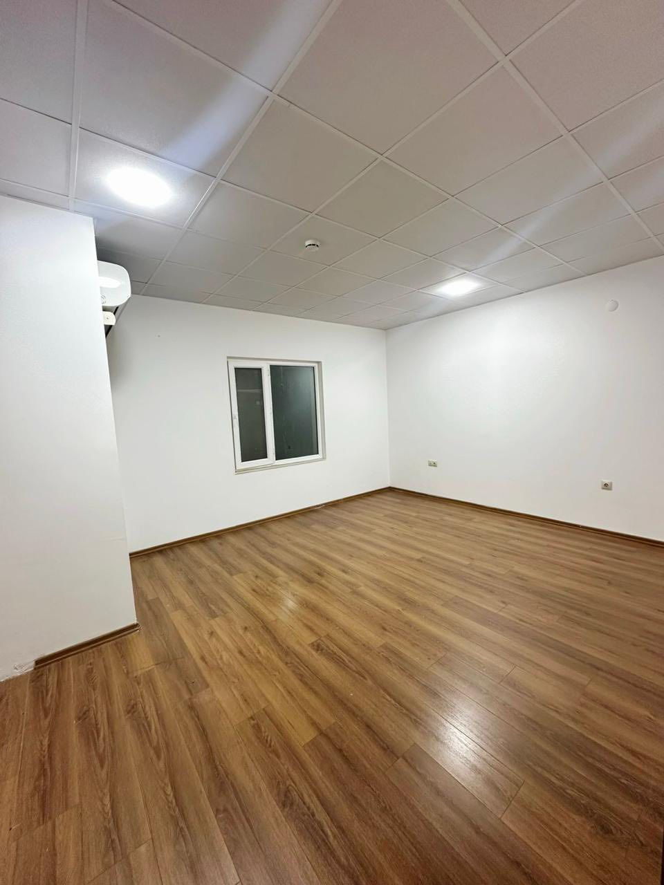 شووقە بۆ فرۆشتن   لە دیلان سیتی ٢ 
١٢٨ مەتر 
نهۆمی یەک واتا سەروو گراوند 

بۆ زانیاری زیاتر پەیوەندی بکەن 
***********
***********
